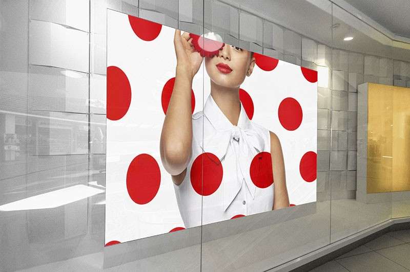 商场室内场景橱窗广告海报设计提案样机PSD