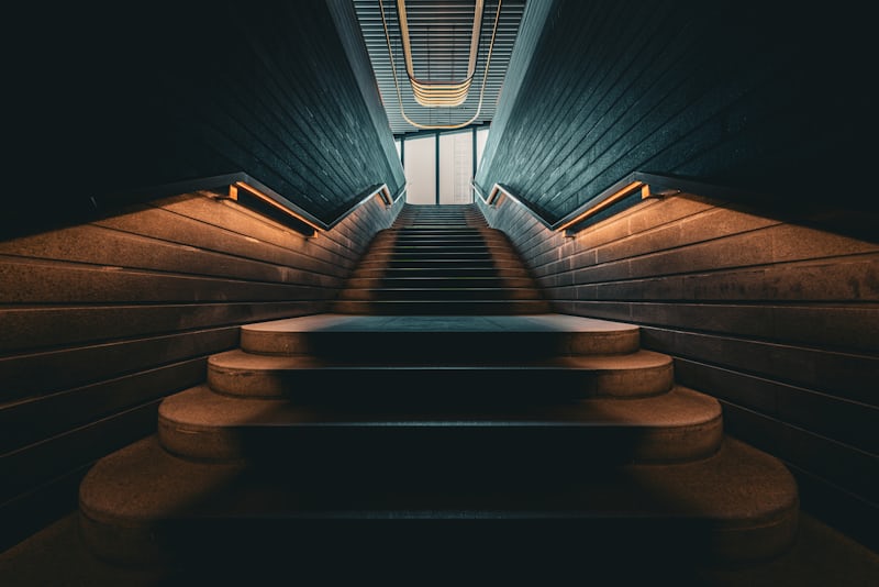 piano elevator musik