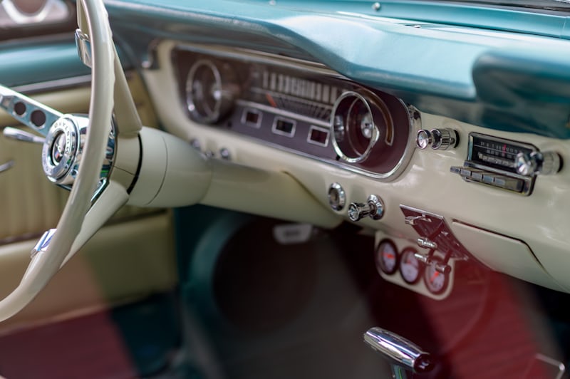 car rev